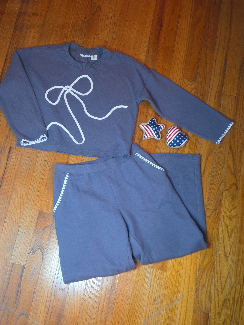 Sincerly Jules Knit Loungewear/Pajama Set Size S Gray With Embroidered White Bow